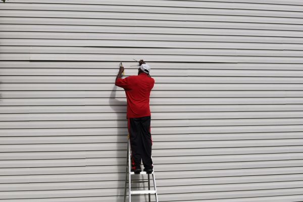 Cost of Siding Reattachment in Marysville