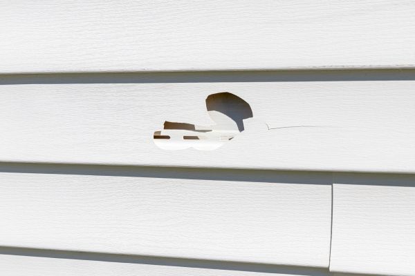 Cost of White Vinyl Siding Repair in Marysville